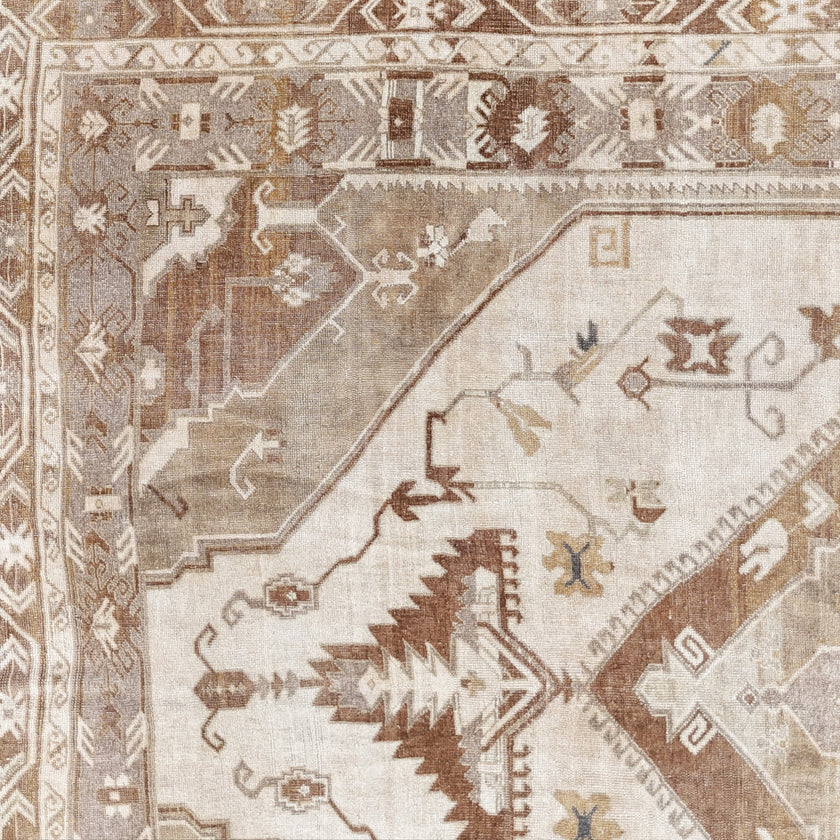 Z733 Handwoven Vintage Rug 7'2 x 10’1