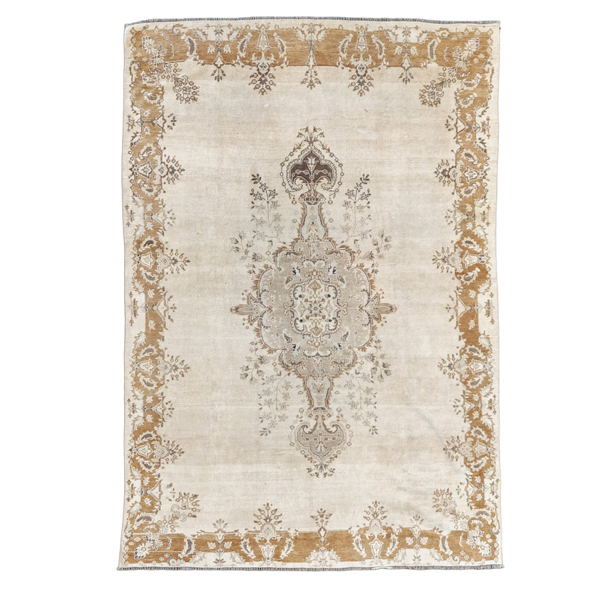 Z737 Handwoven Vintage Rug 7 x 10’4