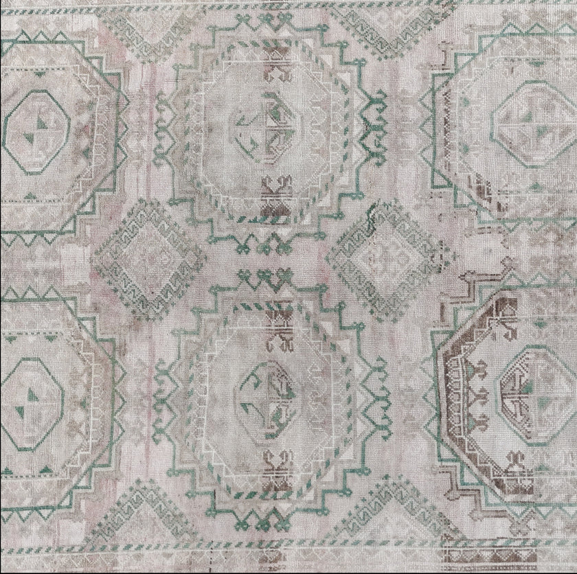 Z739 Handwoven Vintage Rug 7’2 x 9’7