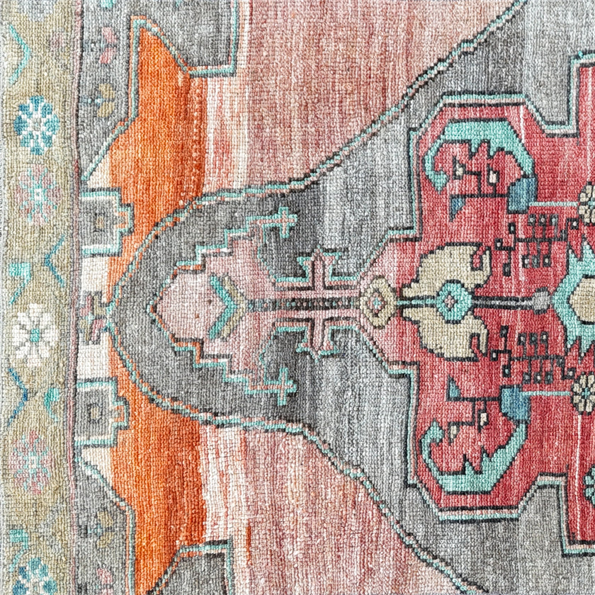 Z745 Handwoven Vintage Rug 2'8 x 11’10