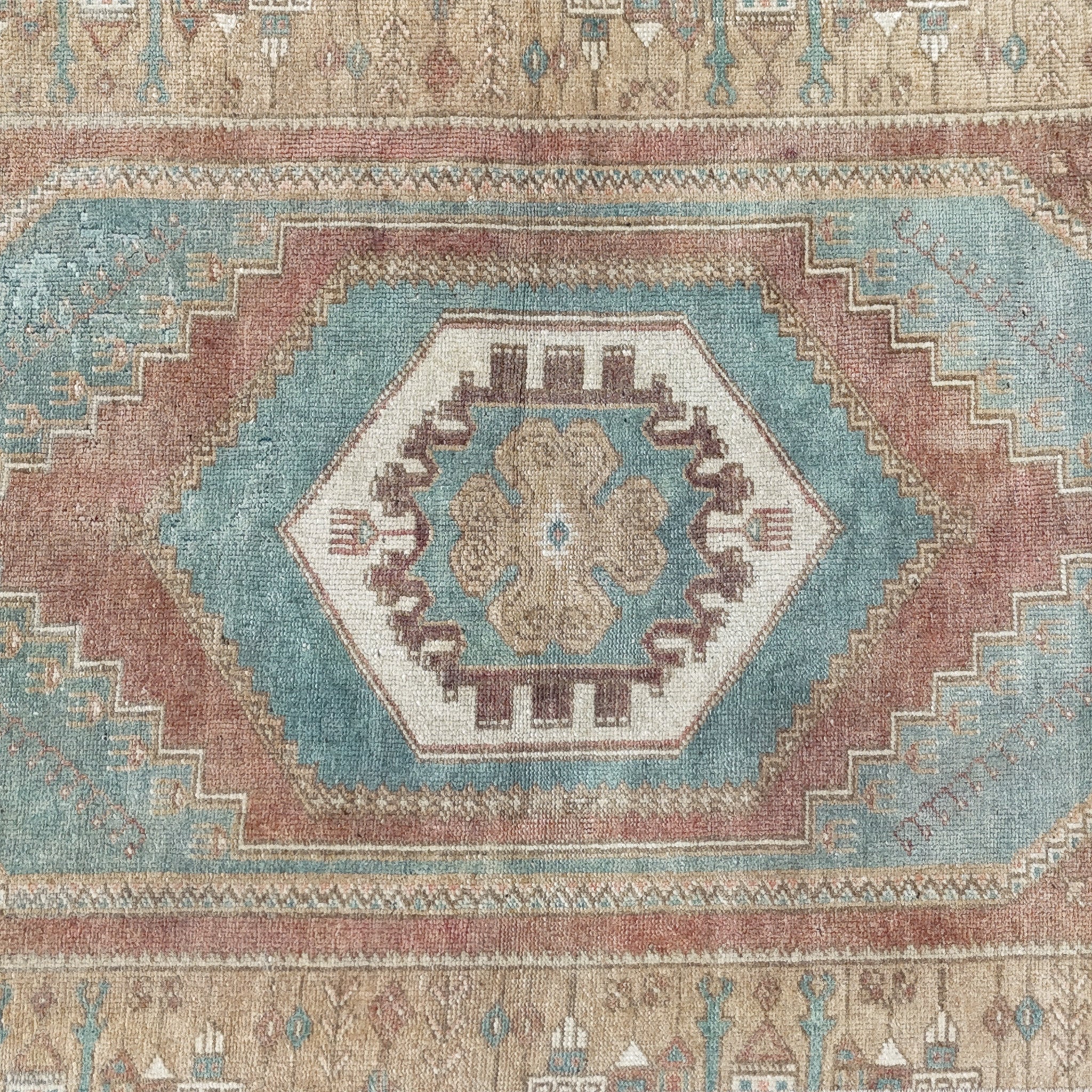 Z749 Handwoven Vintage Rug 2'9 x 6'2 – Zuma Imports