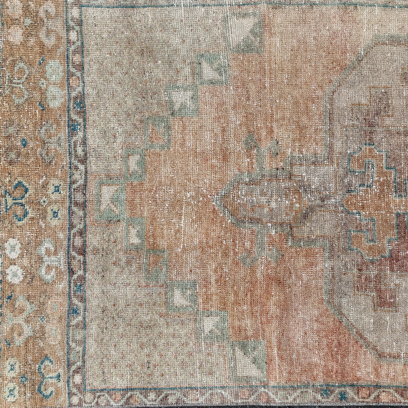 Z752 Handwoven Vintage Rug 3 x 7’11