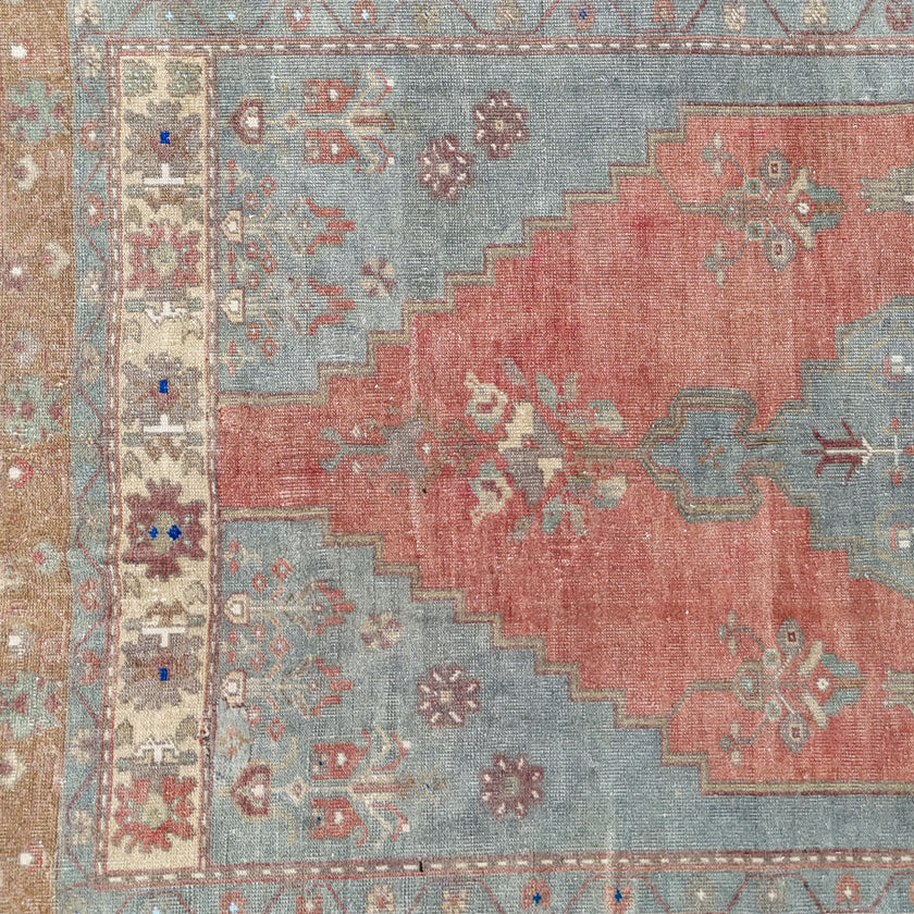 Z753 Handwoven Vintage Rug 3'6 x 8’7