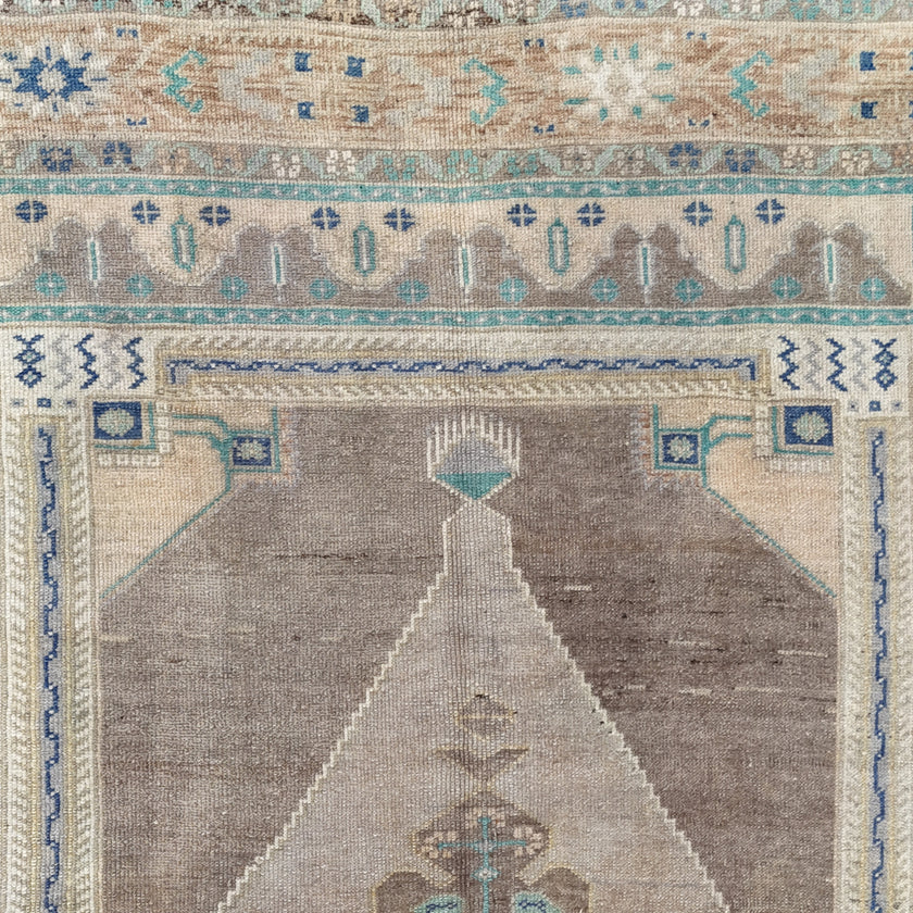Z755 Handwoven Vintage Rug 3'2 x 9’6