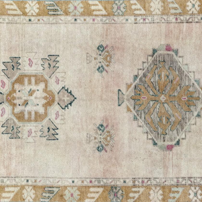 Z756 Handwoven Vintage Rug 3'8 x 9’10