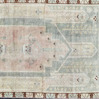Z759 Handwoven Vintage Rug 2'10 x 6’7
