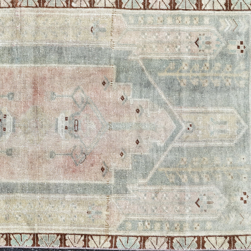Z759 Handwoven Vintage Rug 2'10 x 6’7