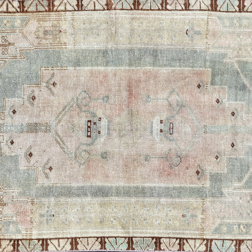 Z759 Handwoven Vintage Rug 2'10 x 6’7