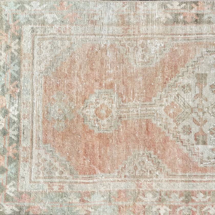 Z760 Handwoven Vintage Rug 2'4 x 9’5