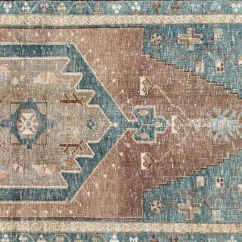 Z762 Handwoven Vintage Rug 2’9 x 7’6