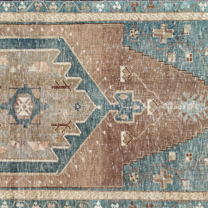 Z762 Handwoven Vintage Rug 2’9 x 7’6