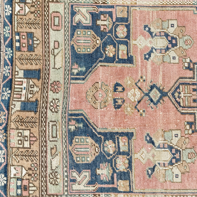 Z764 Handwoven Vintage Rug 2'9 x 7’9