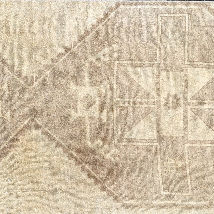 Z777 Handwoven Vintage Rug 3 x 12’8