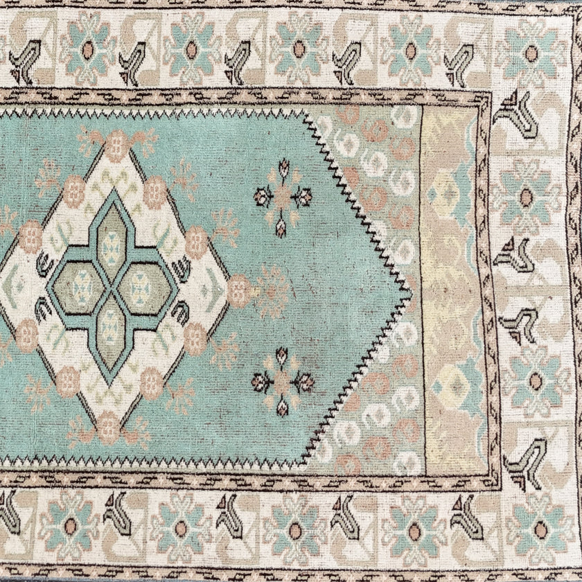 Z780 Handwoven Vintage Rug 3'2 X 10’11