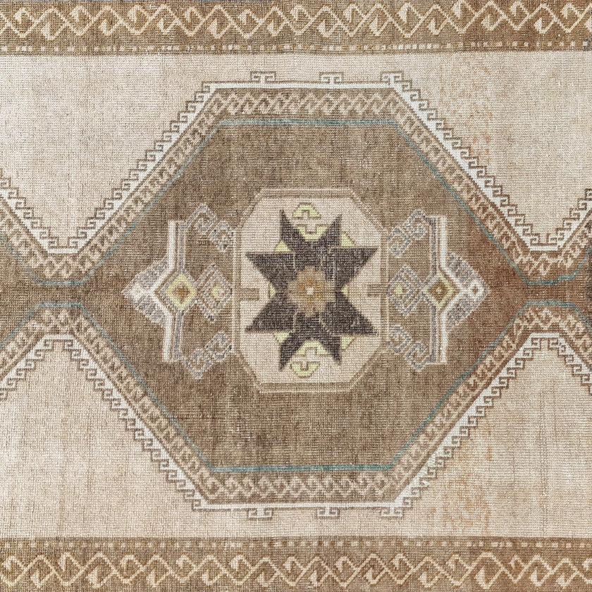 Z788 Handwoven Vintage Rug 3'10 x 11’7