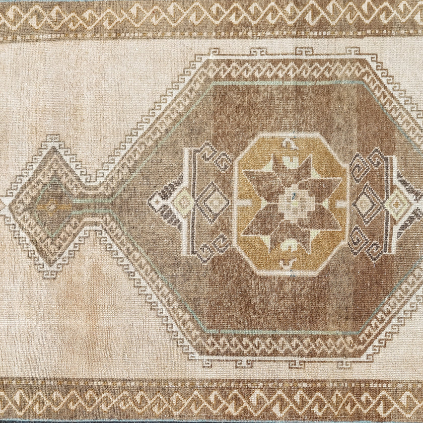Z788 Handwoven Vintage Rug 3'10 x 11’7