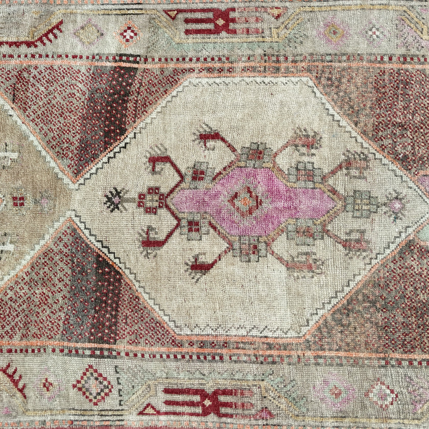 Z790 Handwoven Vintage Rug 4 x 10’3