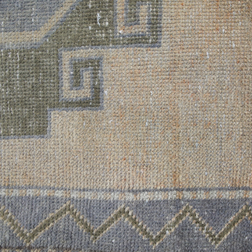 Z796 Handwoven Vintage Rug 3'8 x 11
