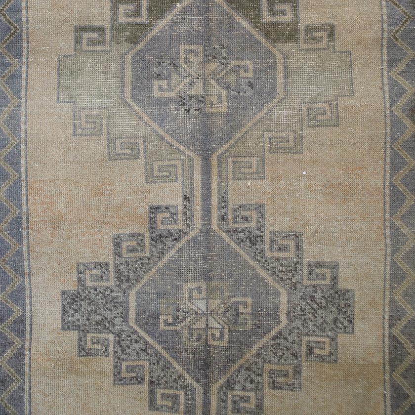 Z796 Handwoven Vintage Rug 3'8 x 11