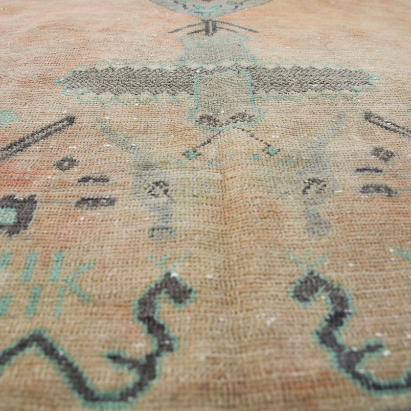 Z800 Handwoven Vintage Rug 3'1 x 11’8