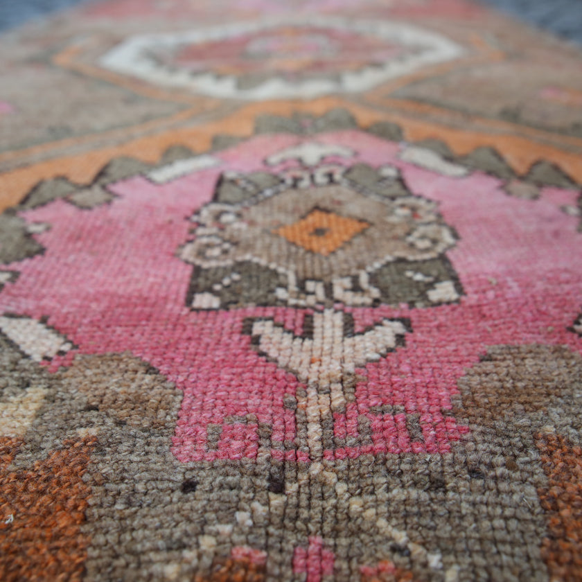 Z805 Handwoven Vintage Rug 3'9 x 14’5