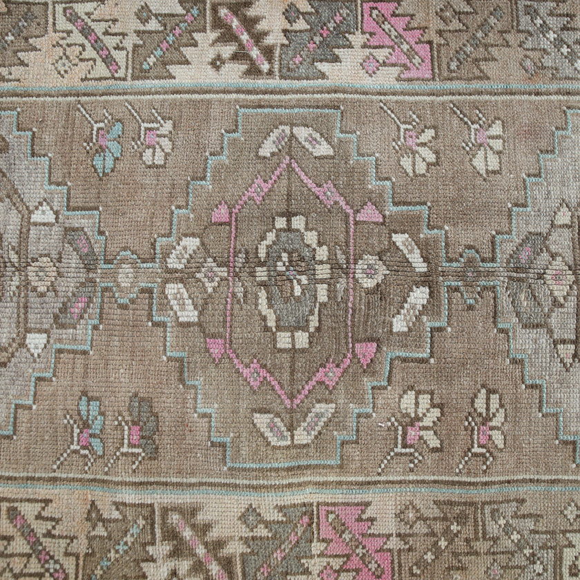 Z806 Handwoven Vintage Rug 3 x 12’1