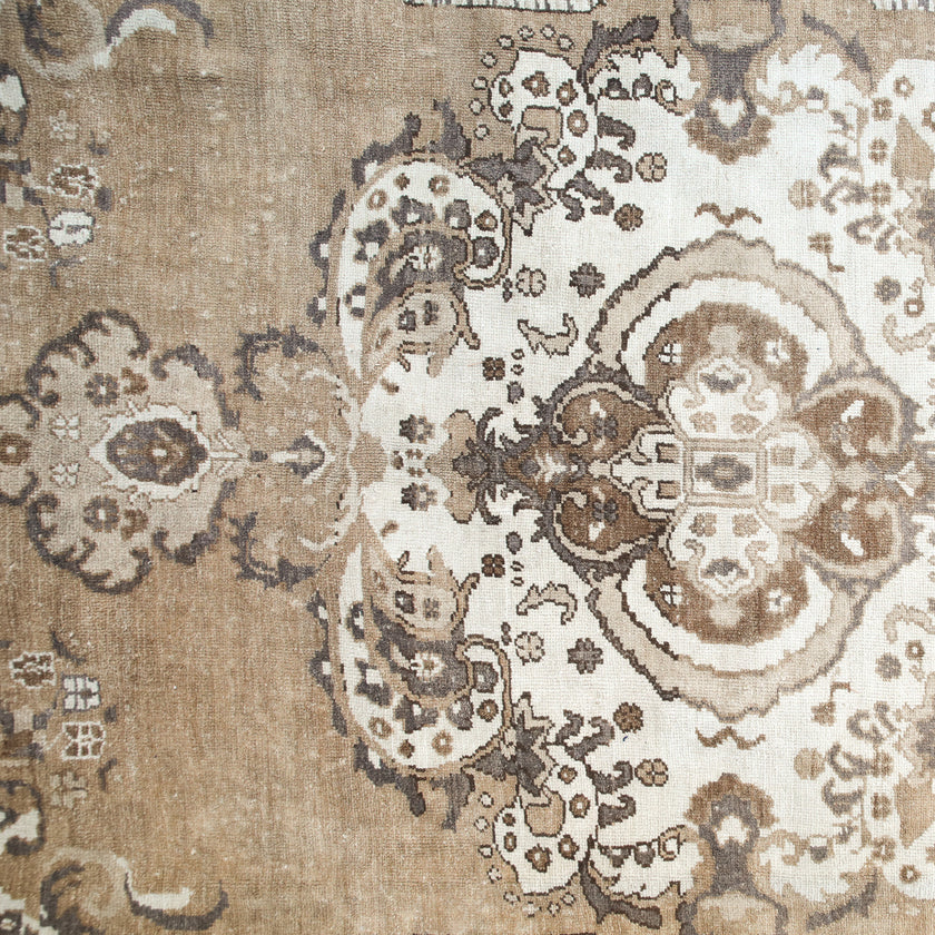 Z813 Handwoven Vintage Rug 6’4 x 9’9