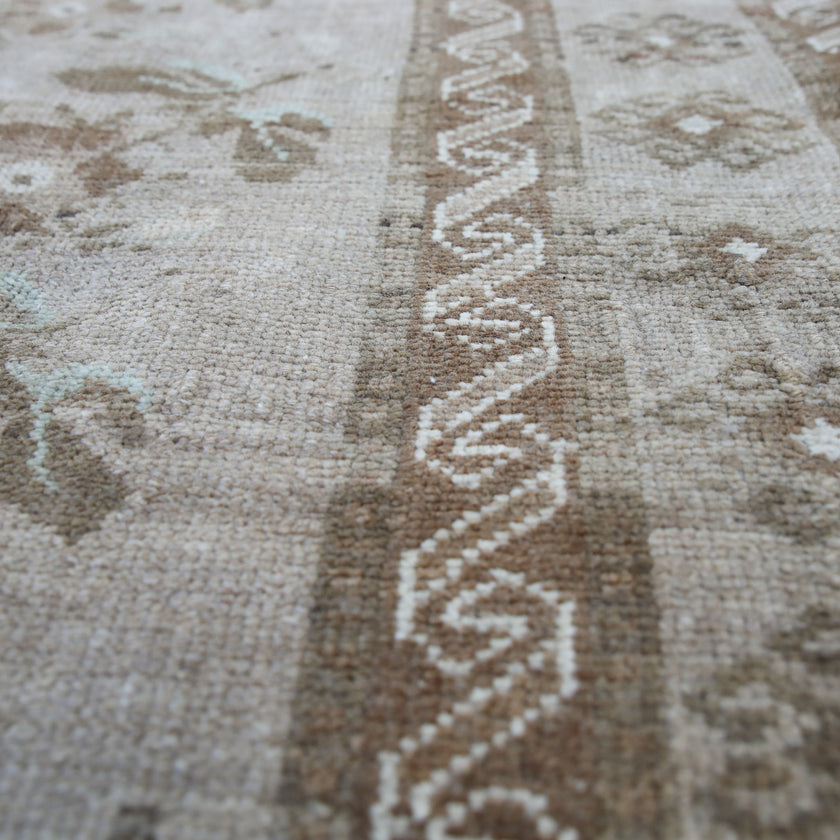 Z817 Handwoven Vintage Rug 6'4 x 8’5