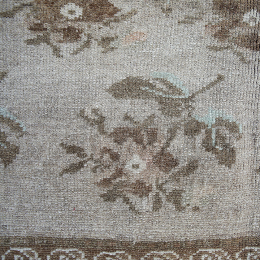 Z817 Handwoven Vintage Rug 6'4 x 8’5