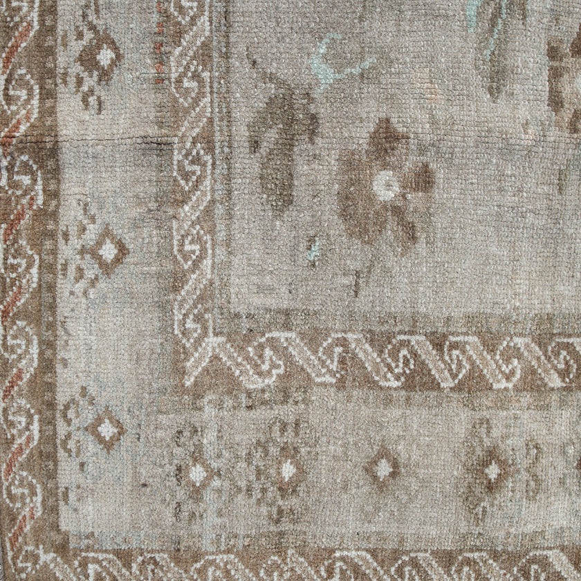 Z817 Handwoven Vintage Rug 6'4 x 8’5