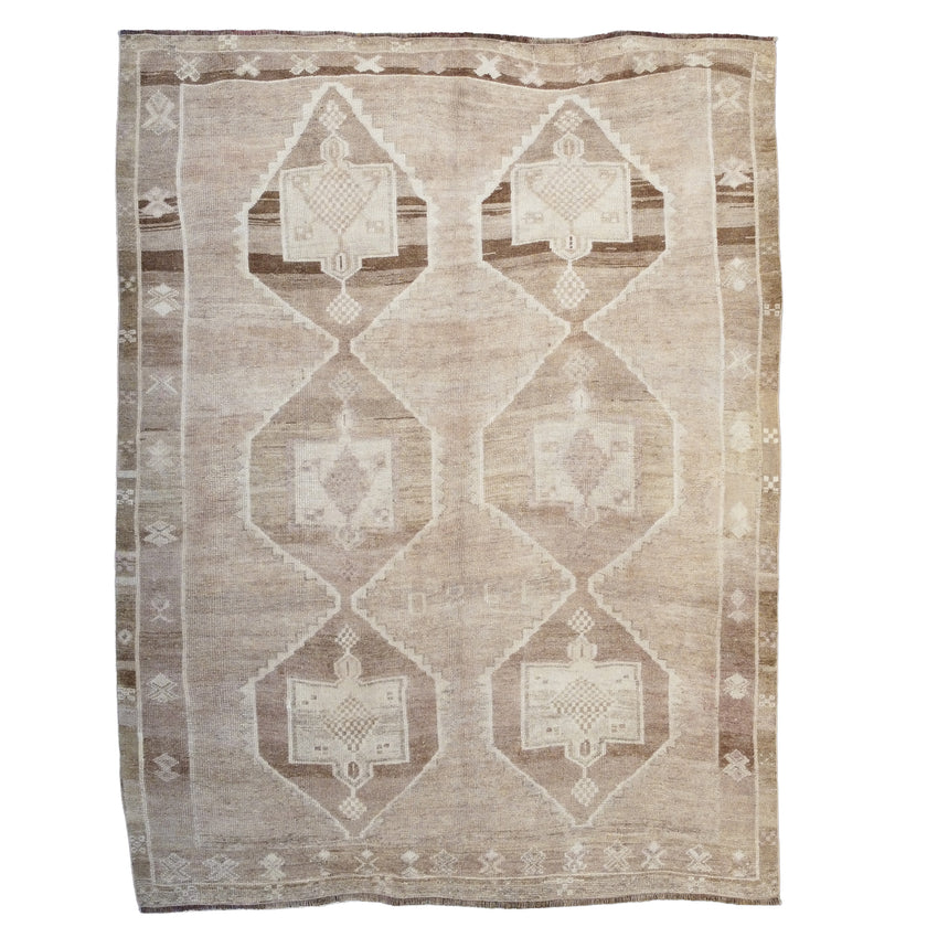 Z820 Handwoven Vintage Rug 8 x 10’3