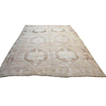 Z820 Handwoven Vintage Rug 8 x 10’3