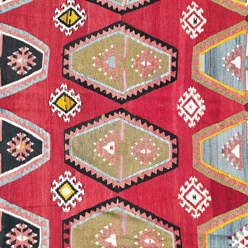 Z826 Handwoven Vintage Kilim Rug 7’9 x 10’10