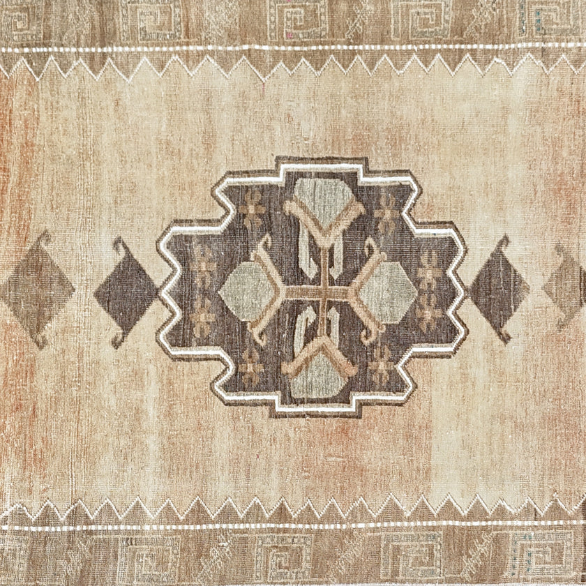 Z867 Handwoven Vintage Rug 3'4 x 9’3