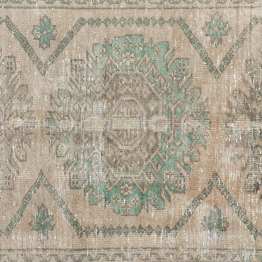 Z875 Handwoven Vintage Rug 3’2 x 10’9