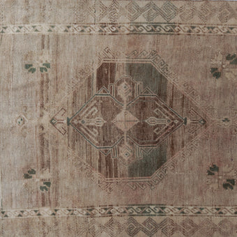 Z880 Handwoven Vintage Rug 3’9 x 14’8