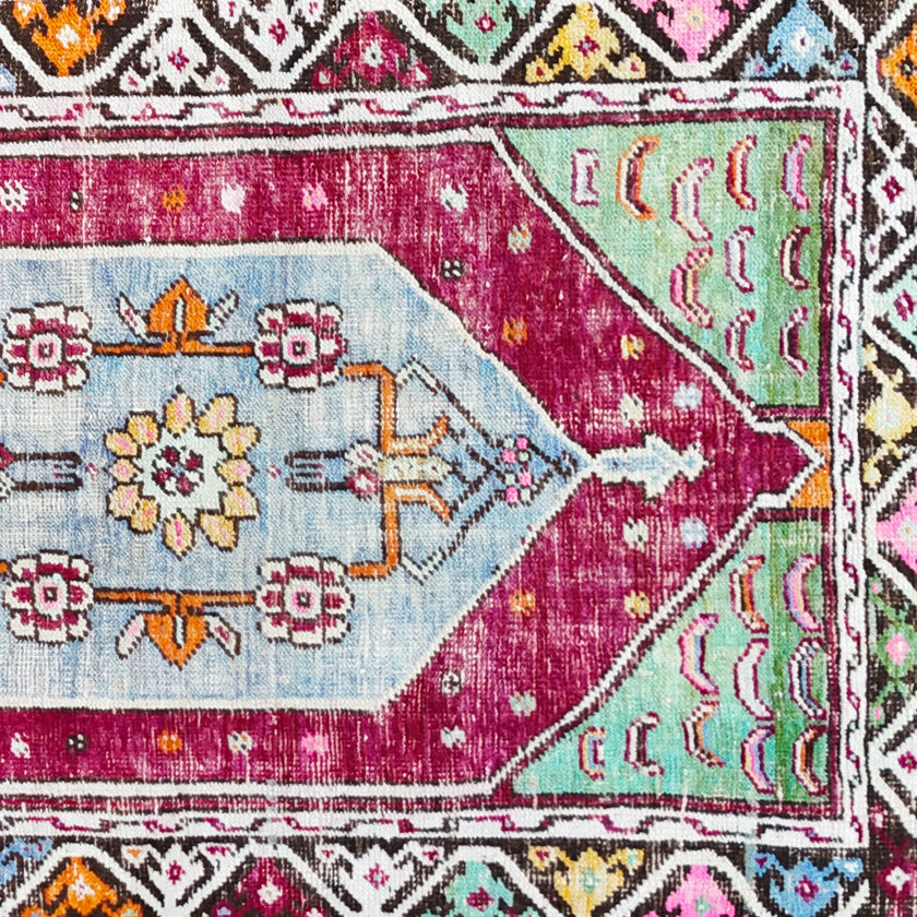 Z882 Handwoven Vintage Rug 2’7 x 8’9