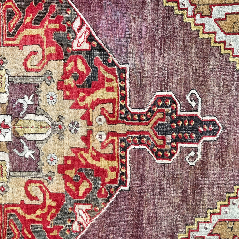 Z890 Handwoven Vintage Rug 3’3 x 7