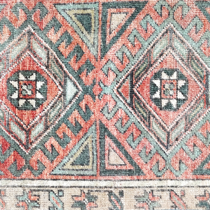 Z894 Handwoven Vintage Rug 1’10 x 4’3