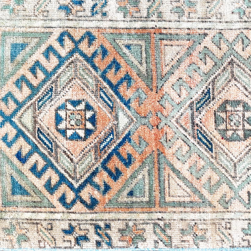 Z899 Handwoven Vintage Rug 1’10 x 4’5