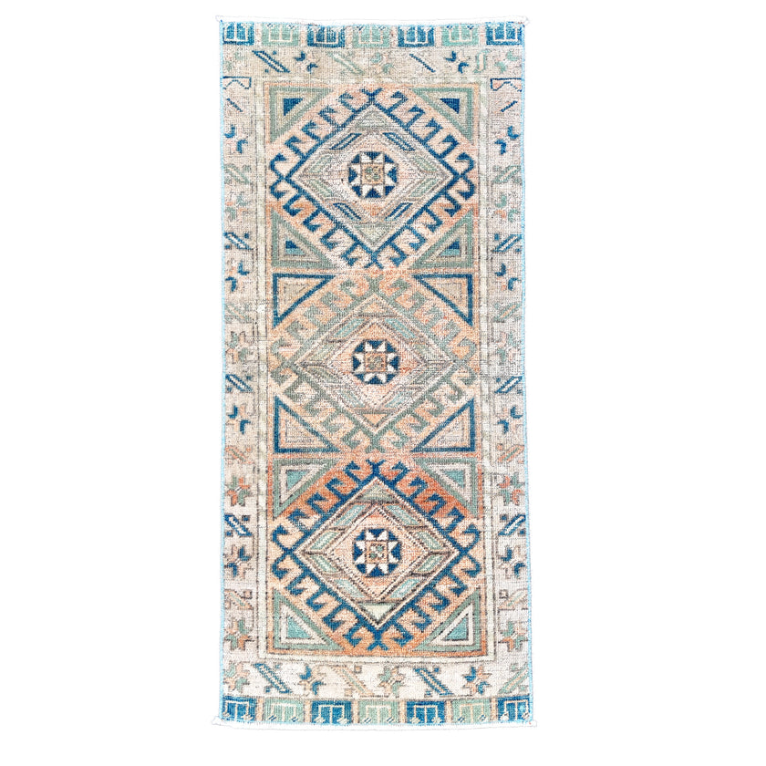 Z900 Handwoven Vintage Rug 1’10 x 4’3