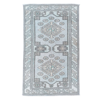 Z904 Handwoven Vintage Rug 2’8 x 4’3