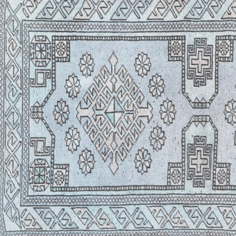 Z904 Handwoven Vintage Rug 2’8 x 4’3