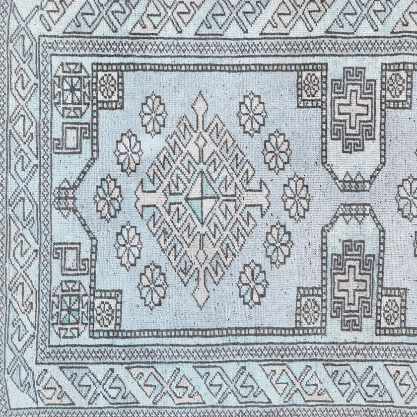 Z904 Handwoven Vintage Rug 2’8 x 4’3
