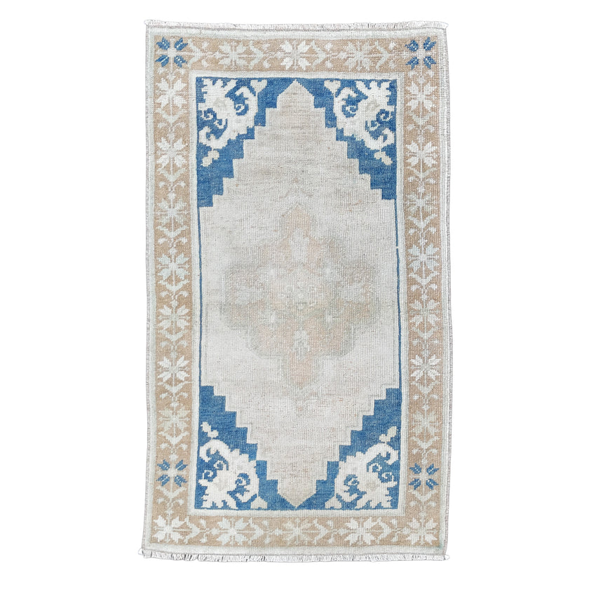 Z905 Handwoven Vintage Rug 2’3 x 3’11