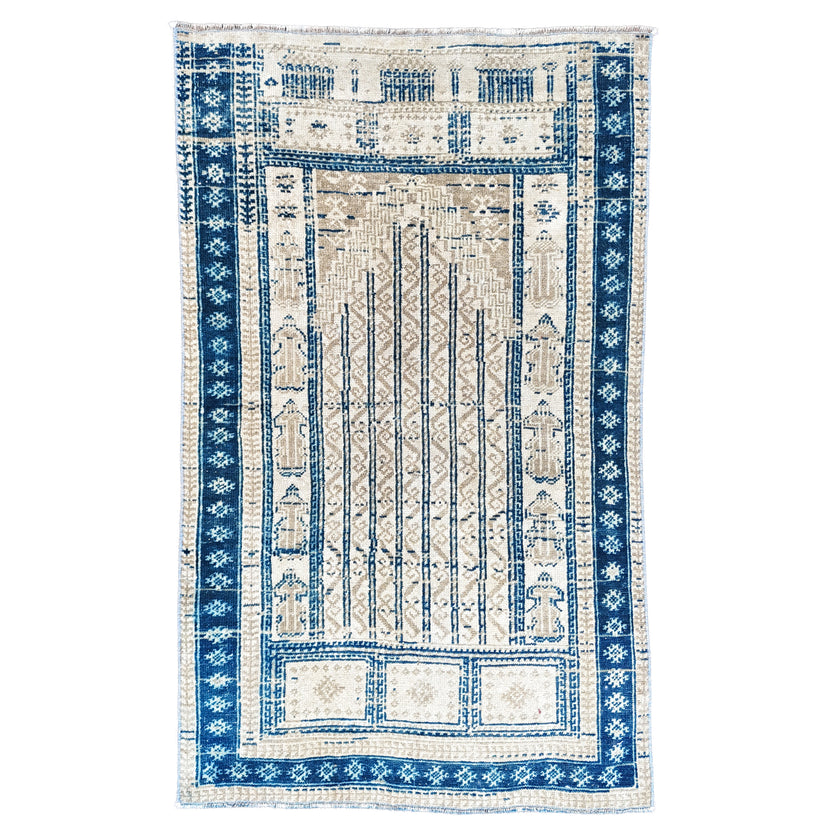 Z907 Handwoven Vintage Rug 2’8 x 4’7