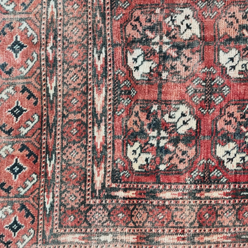 Z910 Handwoven Vintage Rug 2’11 x 4
