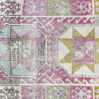 Z913 Handwoven Vintage Rug 2’3 x 4’3