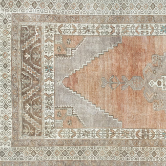 Z932 Handwoven Vintage Rug 4’10 x 11’10