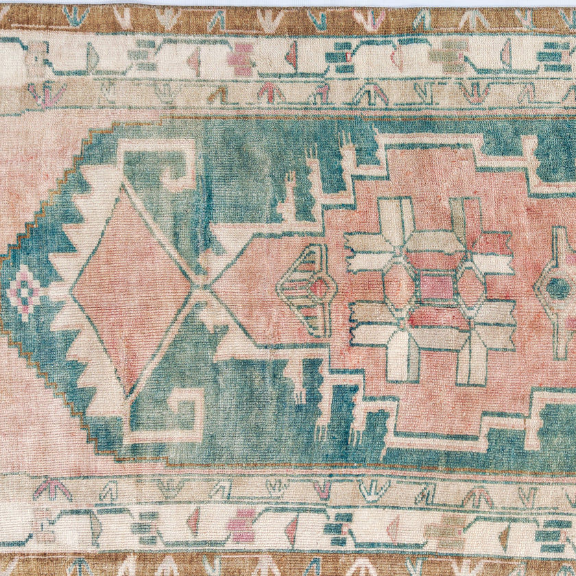 Z941 Handwoven Vintage Rug 3'1 x 5’8